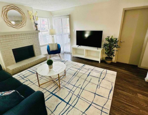 Trendy 1BR Apartment in SoLA, 5-Minute Drive to Downtown